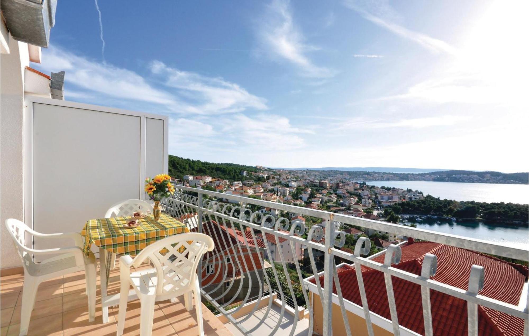 Amazing Apartment In Trogir With Kitchen Dış mekan fotoğraf