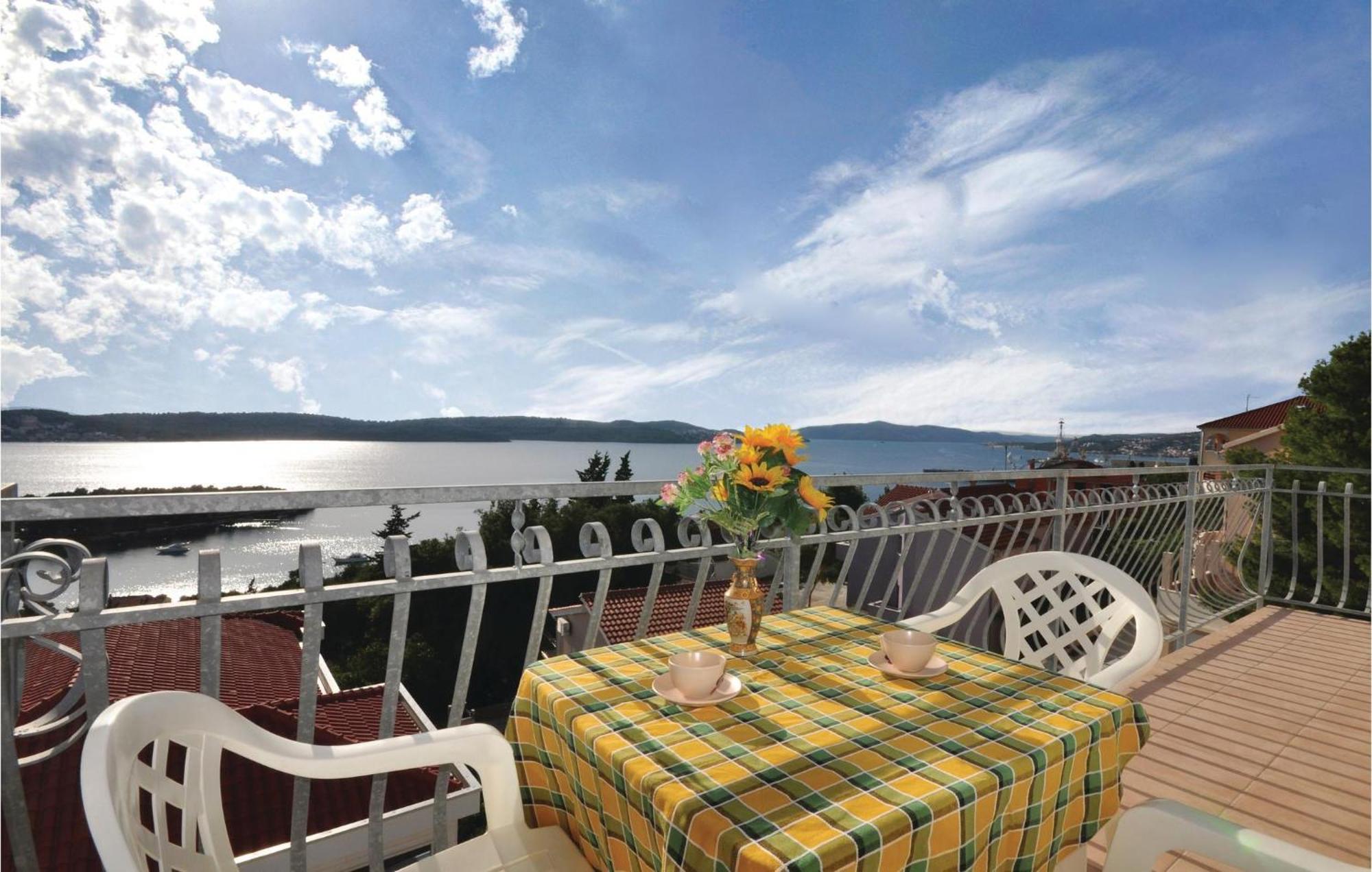 Amazing Apartment In Trogir With Kitchen Dış mekan fotoğraf